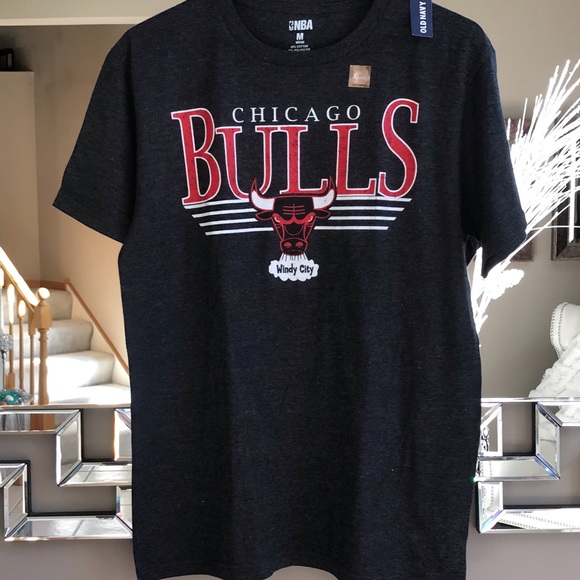 NBA Tops - NEW, Tag attached Chicago BULLS T!! Sz M!!